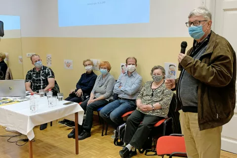 Na domoznanskem večeru Iz Tržiča še veter ni dober sta se z gosti Rezko Košnjek, Fino Ležaja, Bojanom Knificem in Nušo Hafner pogovarjala Nejc Perko in Boris Kuburič. / Foto: Maša Likosar / Foto: 