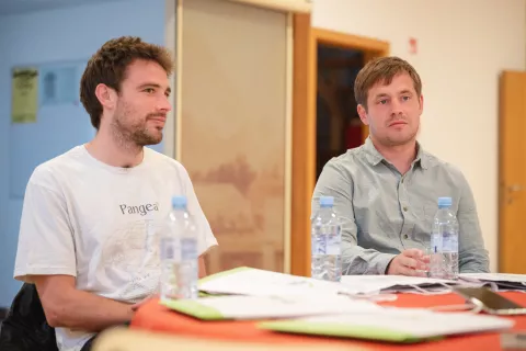 Scenarist in snemalec Dan McCrum in režiser Matthew Somerville pred projekcijo filma na Jesenicah / Foto: Nik Bertoncelj