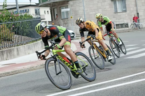 Na nedeljski dirki se je izkazal domači tekmovalec Jaka Primožič, ki je bil skoraj do konca dirke med ubežniki. / Foto: Gorazd Kavčič / Foto: 