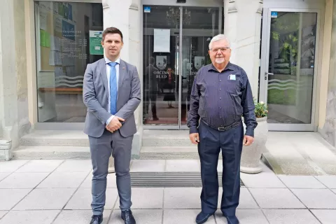 Obisk državnega sekretarja Aleša Miheliča (levo) pri županu Janezu Fajfarju / Foto: arhiv občine / Foto: 