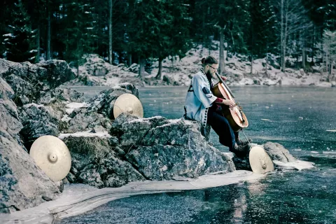 Kristijan Krajnčan zadnja leta predstavlja izviren glasbeni projekt DrummingCellist. / Foto: Jan Pirnat / Foto: 
