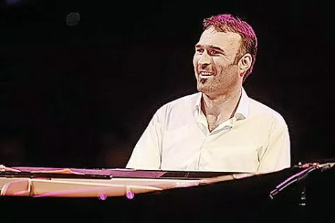 Tonč Feinig za klavirjem / Foto: 