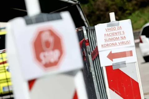 Od danes je ponovno dovoljeno izvajanje vseh zobozdravstvenih storitev, vendar pod posebnimi pogoji. V ordinacije bodo lahko vstopale le zdrave osebe. / Foto: Gorazd Kavčič / Foto: 