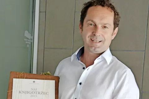 Hanzi Mlečnik je bil več let vodja Mohorjeve knjigarne v Celovcu, sedaj pa vodi bližnjo knjigarno Haček. / Foto: 