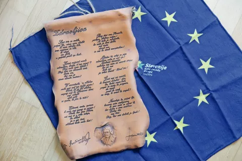 Vrednote, ki jih je Prešeren zapisal v Zdravljico, so tudi temeljne vrednote Evropske skupnosti. Fotografija je simbolična. / Foto: Igor Kavčič / Foto: 