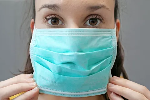 Slovenija bo danes uradno razglasila epidemijo koronavirusa (fotografija je simbolična). / Foto: arhiv GG / Foto: 