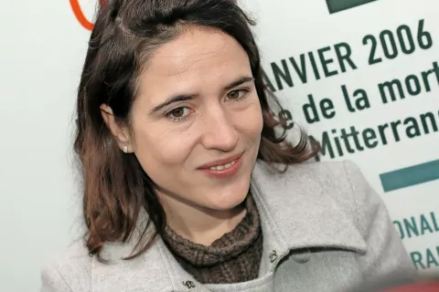 Francoska pisateljica Mazarine Pingeot (roj. 1974), nezakonska hči predsednika Mitteranda in njegove ljubice Anne Pingeot. Za njuno razmerje se je vedelo, v medijih pa o njem molčalo. / Foto: Wikipedija / Foto: 