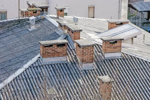 Po odhodu trinajstih dimnikarjev iz podjetja Dimnikarstvo Dovrtel, ki se zdaj združujejo pod enotno znamko, je večja konkurenca na dimnikarskem trgu na širšem območju Gorenjske (fotografija je simbolična). / Foto: Tina Dokl / Foto: 