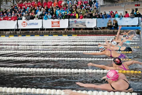 Bled gosti svetovno prvenstvo IWSA v zimskem plavanju 2020, kjer je prijavljenih 1047 tekmovalcev. / Foto: Primož Pičulin / Foto: 