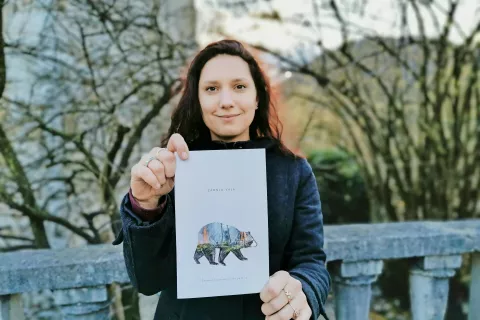 »Zbirka je na neki način zaradi bolečine ob umiranju narave apel življenju,« meni urednica Ana Žunič. / Foto: osebni arhiv Ane Žunič / Foto: 