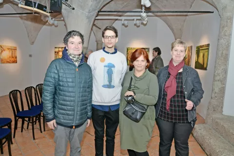 Boštjan Soklič, Domen Dimovski, Irena Jeras Dimovska in Marjana Žibert na odprtju razstave Peščeni prehod / Foto: Jelena Justin / Foto: 
