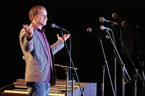 Oder v telovadnici Ciriusa je s svojimi vsestranskimi talenti napolnil tudi Jure Ivanušič. / Foto: Gorazd Kavčič / Foto: 