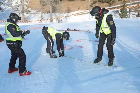 Policisti smučarske nesreče obravnavajo kot dogodek ali kot kaznivo dejanje. / Foto: Gorazd Kavčič / Foto: 