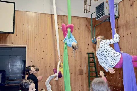 Vadba na svili prepleta vrsto gibalnih tehnik. / Foto: 