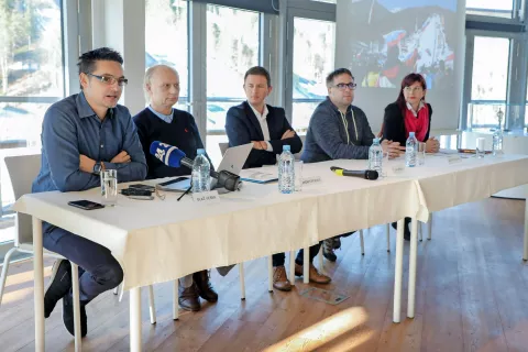 Od leve: Blaž Veber, Anders Rydelius, Tomi Trbovc, Matjaž Podlipnik in Mojca Matko Cuznar / Foto: Tina Dokl / Foto: 