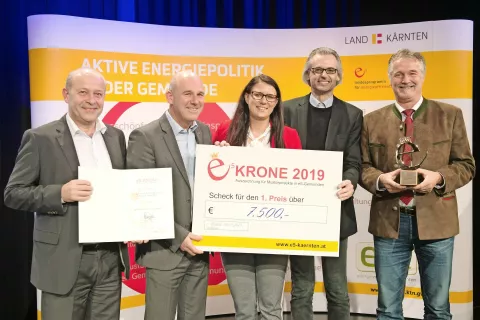 Predstavniki Občine Železna Kapla s priznanjem za energetsko varčno in okolju prijazno občino / Foto: Občina Železna Kapla / Foto: 