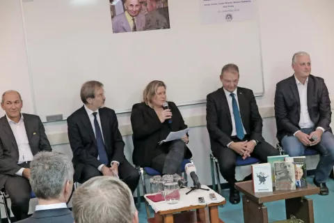 Sogovorniki na Krekovem večeru (od leve): Janez Janša, Lojze Peterle, Erika Jazbar, Marjan Podobnik in Aleš Primc / Foto: 