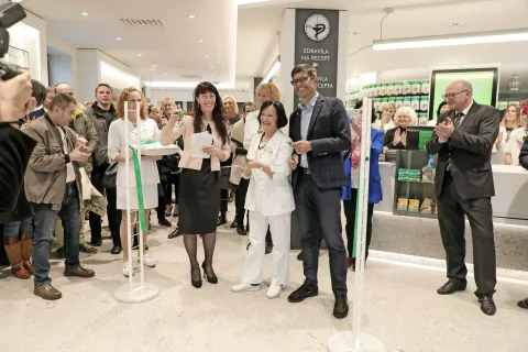 Včerajšnje slovesno odprtje centralne Lekarne Kranj / Foto: Tina Dokl / Foto: 