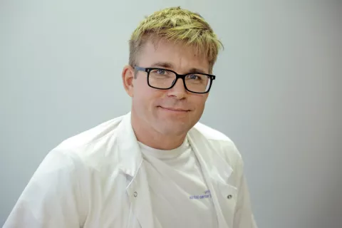 Asist. Simon Hawlina, dr. med., specialist urologije / Foto: Tina Dokl / Foto: 