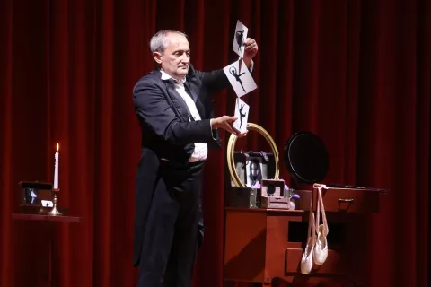 Zlatko Brlić - Brlini s poetično točko, kjer so se predmeti pojavljali in izginjali / Foto: Gorazd Kavčič