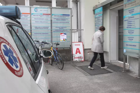 osnovno zdravstvo gorenjske čakalnica zdravnik / Foto: Gorazd Kavčič
