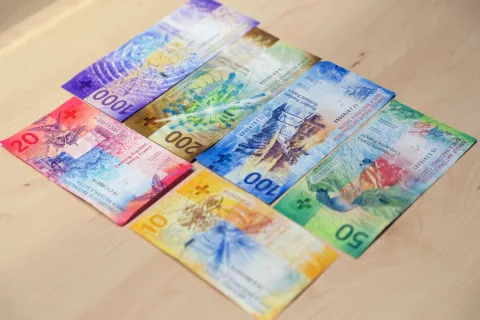 švicarski frank / Foto: Tina Dokl