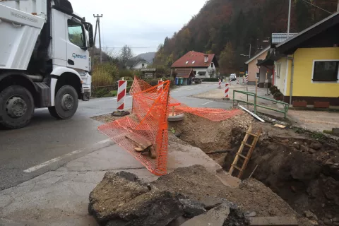 obnova cesta vas Kamna Gorica / Foto: Gorazd Kavčič