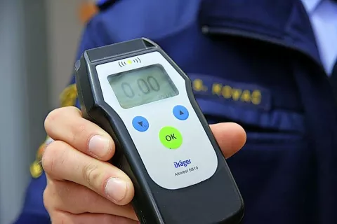 Pereizkus alkoholiziranosti so gorenjski policisti letos opravil pri 1.700 voznikih / Foto: Pm