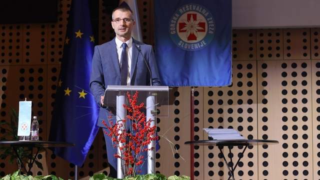 Predsednik GRZS Gregor Dolinar je na slavnostni akademiji predstavil glavne cilje desetletne strategije gorskih reševalcev. / Foto: Gorazd Kavčič
